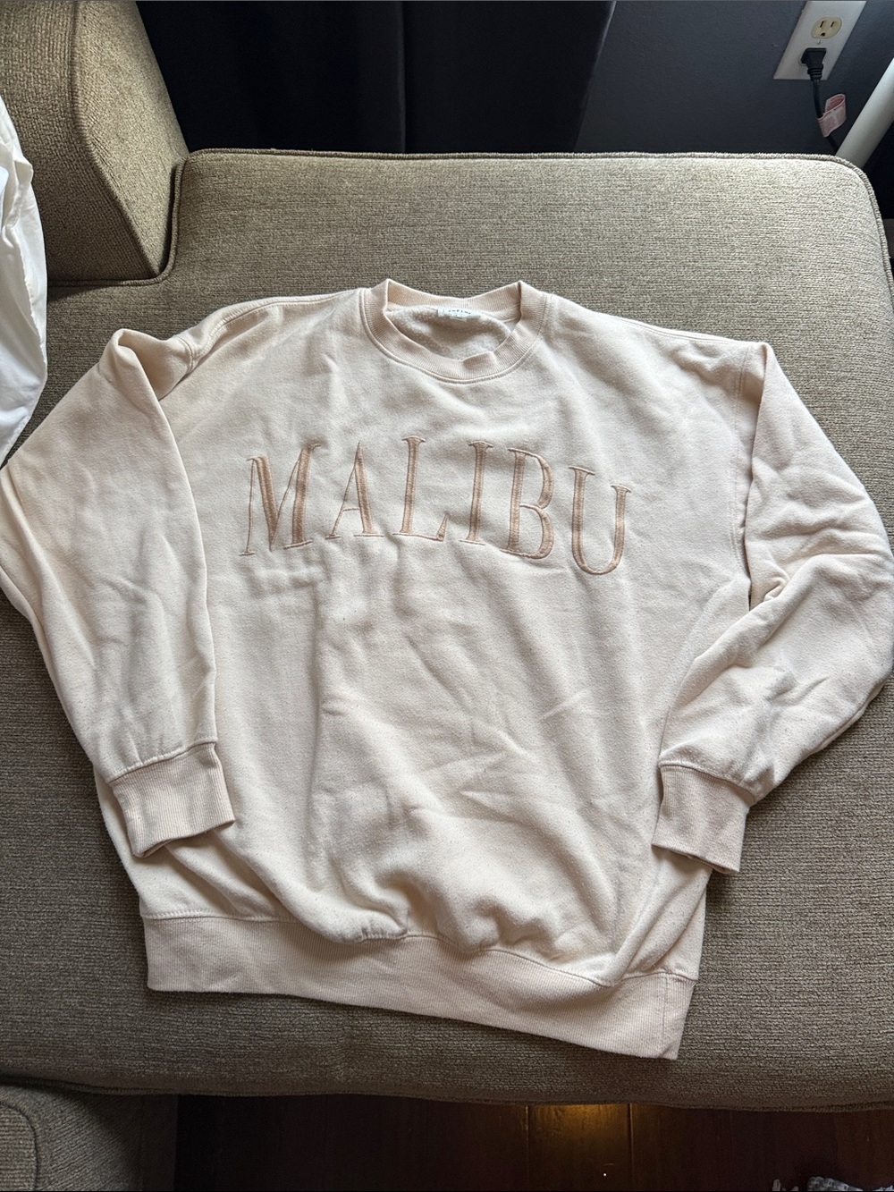 Reflex Crewneck Sweatshirt in Pale Blush with 'MALIBU' Embroidery